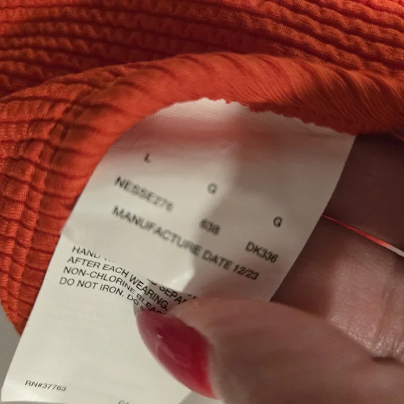 Nike Scarlet Textured Activewear Top - Picture 3 of 8